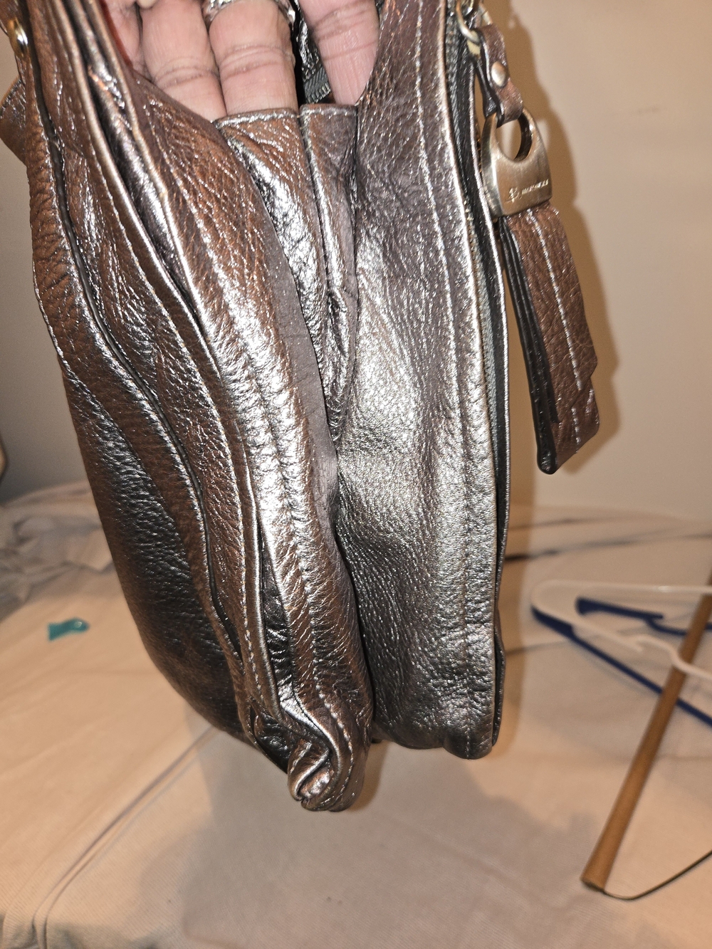 SUPER-soft Standout B. Makowsky Metallic Silver Toned Hobo Shoulder Bag. EUC - Picture 7 of 16